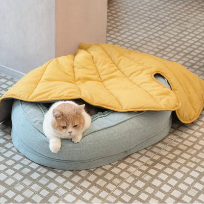 Nature-Inspired Leaf Pet Blanket – Stylish and Comfortable