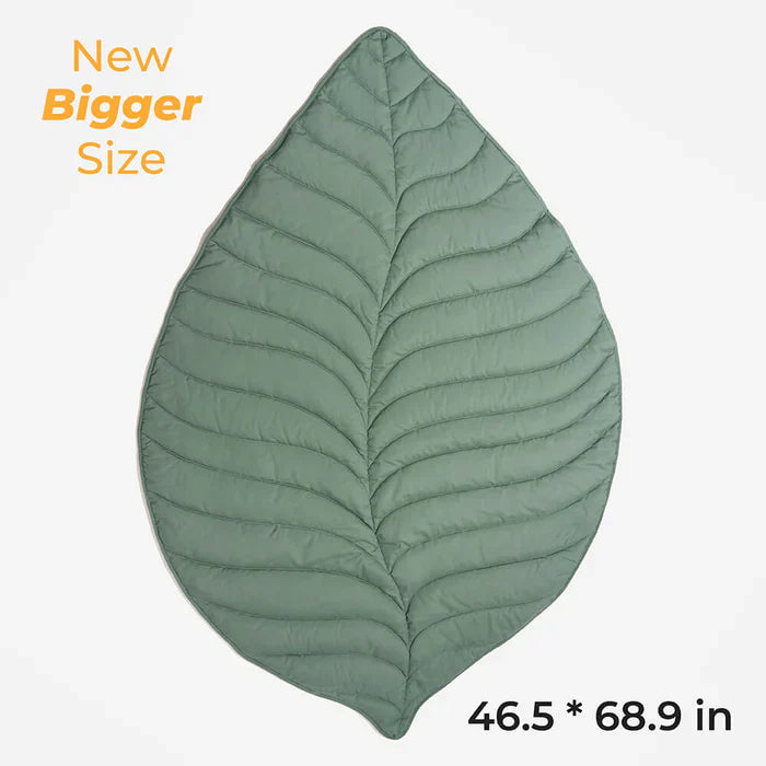 Nature-Inspired Leaf Pet Blanket – Stylish and Comfortable