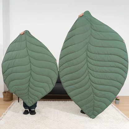Nature-Inspired Leaf Pet Blanket – Stylish and Comfortable