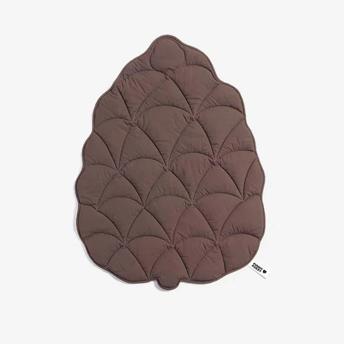 Nature-Inspired Leaf Pet Blanket – Stylish and Comfortable