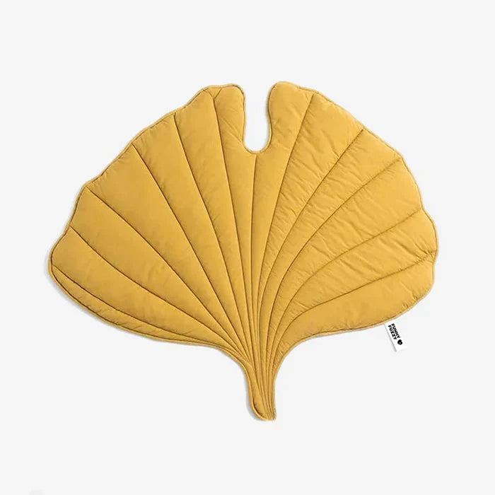 Nature-Inspired Leaf Pet Blanket – Stylish and Comfortable