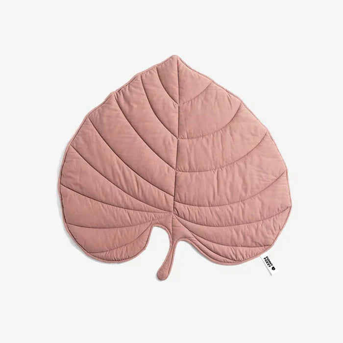 Nature-Inspired Leaf Pet Blanket – Stylish and Comfortable