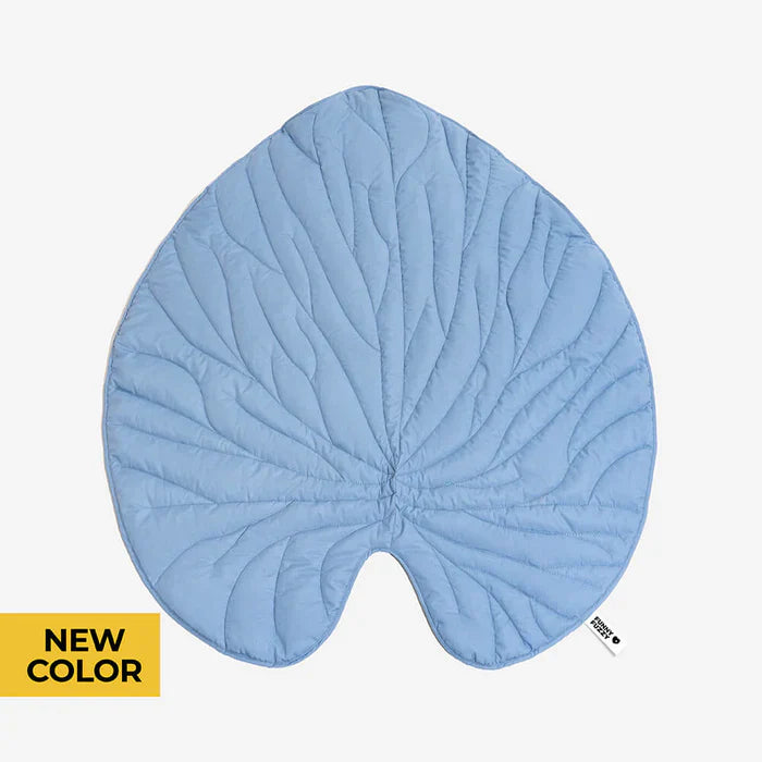 Nature-Inspired Leaf Pet Blanket – Stylish and Comfortable